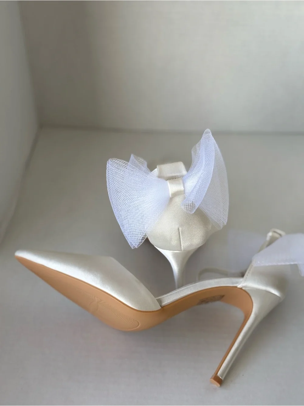 Elegant Ivory Satin Pointed-Toe Heels with Tulle Accent